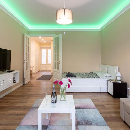 Nice And Cozy Apartment Next To The Parliament ブダペスト エクステリア 写真