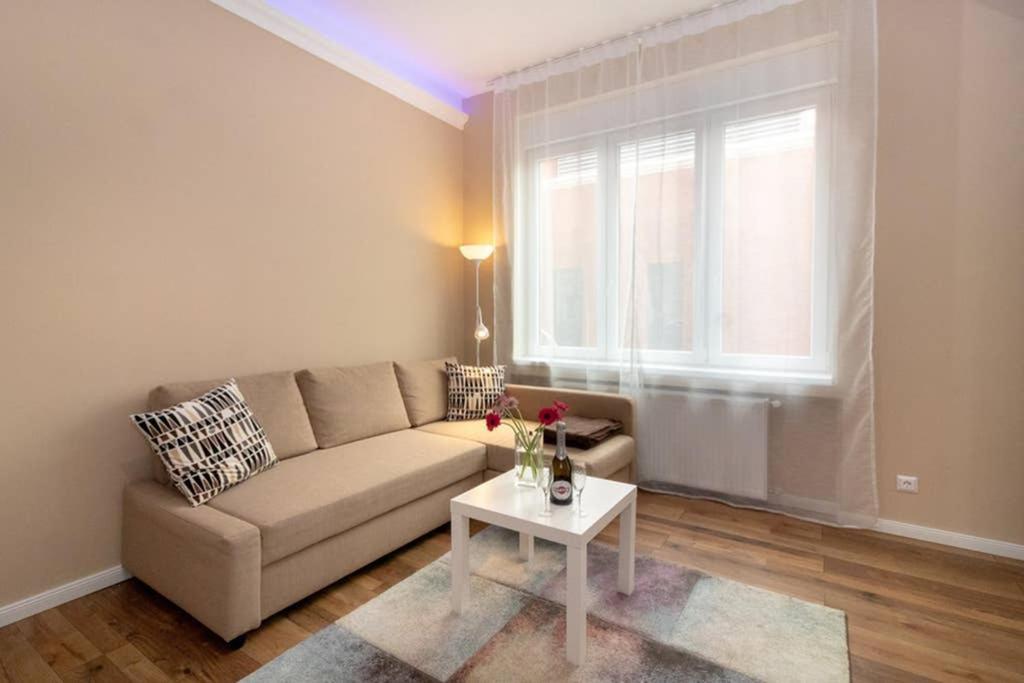 Nice And Cozy Apartment Next To The Parliament ブダペスト エクステリア 写真