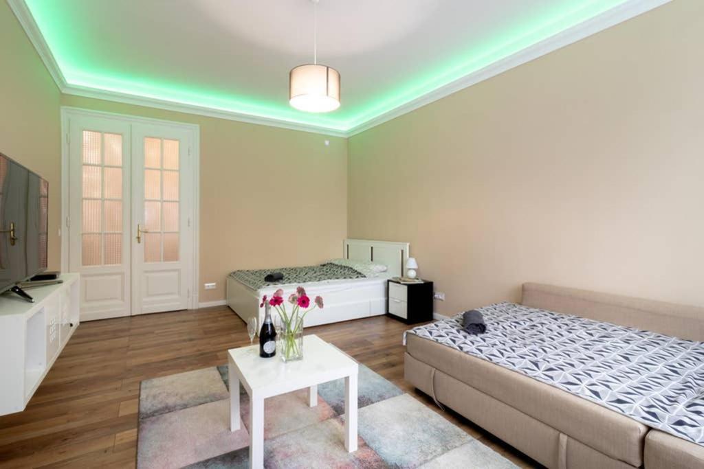 Nice And Cozy Apartment Next To The Parliament ブダペスト エクステリア 写真